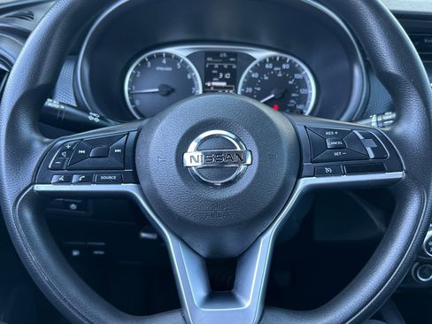 Used 2021 Nissan Kicks S FWD image 22