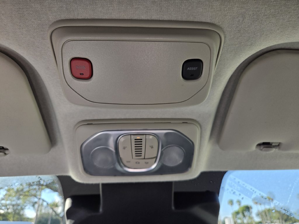 Used 2025 RAM ProMaster 2500 w/ Convenience Group FWD image 14
