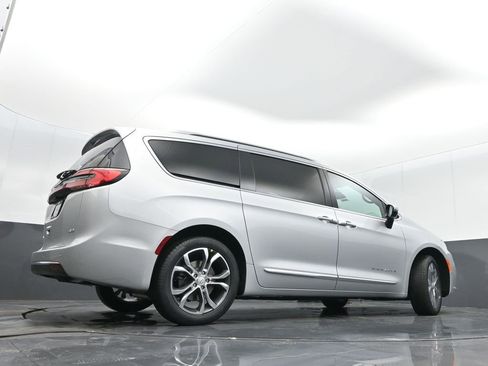 New 2026 Chrysler Pacifica Pinnacle image 37