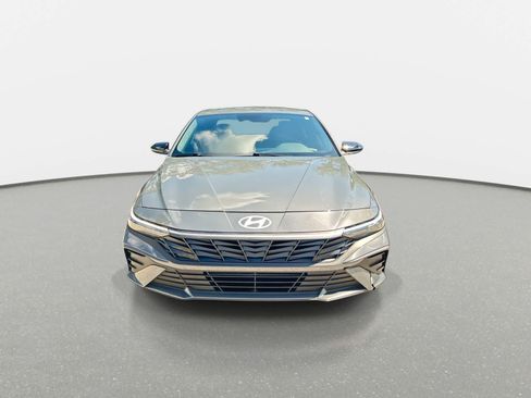 Used 2025 Hyundai Elantra Sport FWD image 3