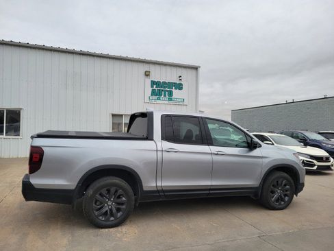 Used 2021 Honda Ridgeline Sport image 9