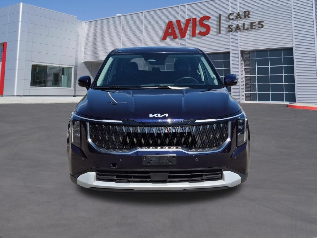 Used 2025 Kia Carnival FWD image 2