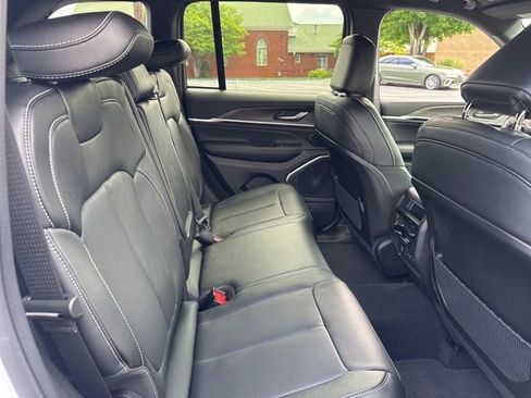 New 2026 Jeep Grand Cherokee Limited AWD/4WD image 11