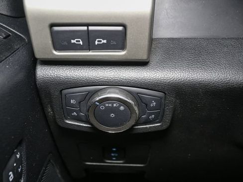 Used 2020 Ford F350 Lariat w/ Lariat Value Package AWD/4WD image 32