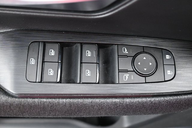 Used 2025 Nissan Kicks SV w/ SV Premium Package FWD image 15