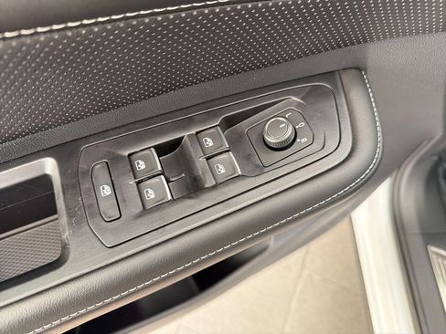 New 2026 Volkswagen Atlas SE image 13