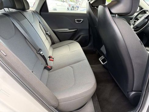 Used 2025 Kia K4 FWD image 11