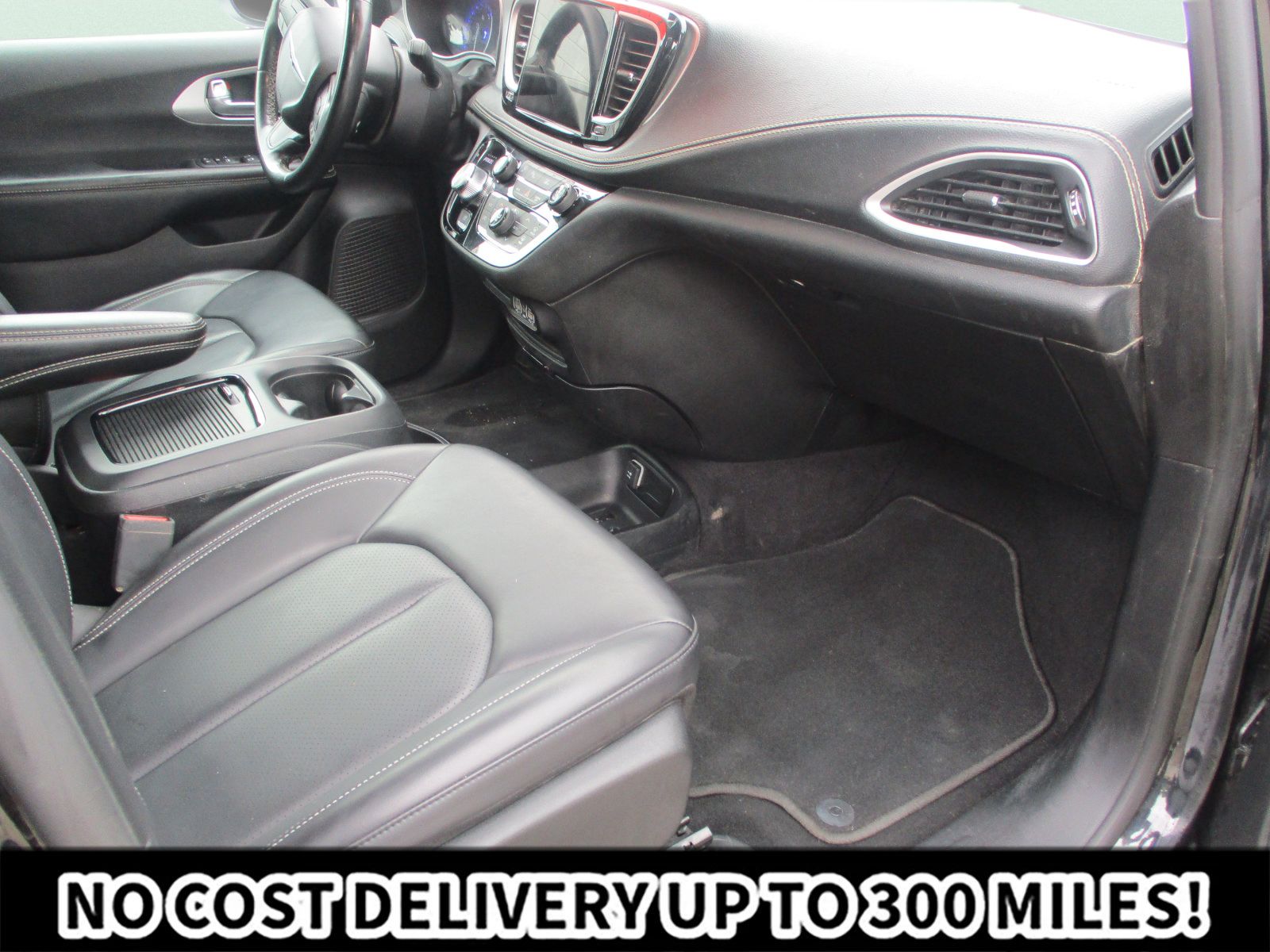 Used 2023 Chrysler Pacifica Touring-L w/ S Appearance Package FWD image 18