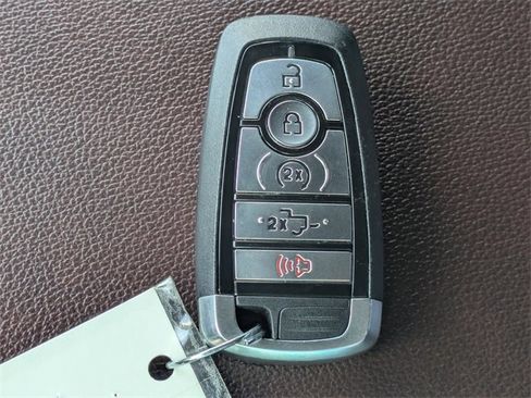 Certified 2022 Ford F150 Lariat w/ Equipment Group 502A High image 29