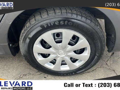 Used 2012 Toyota Corolla L image 32