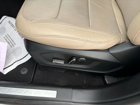 Used 2020 Ford Explorer Limited image 20