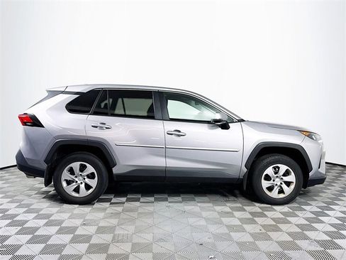 Certified 2022 Toyota RAV4 LE image 7