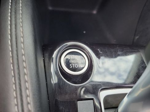 Used 2020 Nissan Kicks SV FWD image 34