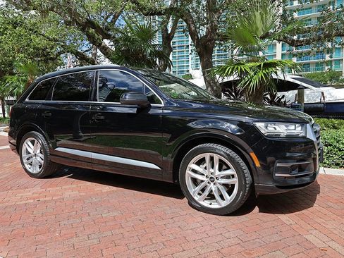 Used 2018 Audi Q7 3.0T Prestige w/ Prestige Package image 1