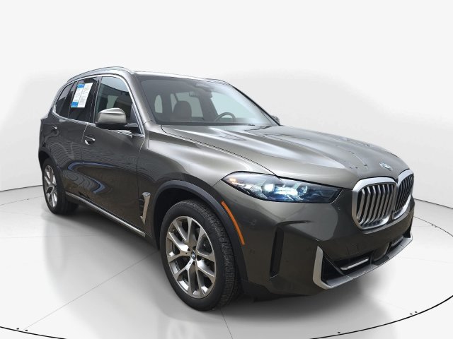 Used 2024 BMW X5 xDrive40i AWD/4WD image 3