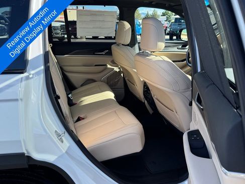 New 2025 Jeep Grand Cherokee Limited w/ Luxury Tech Group II image 14