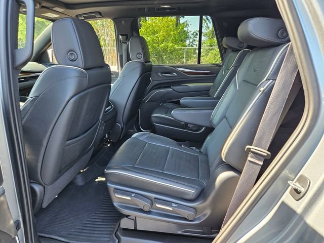 Used 2023 Cadillac Escalade Premium Luxury AWD/4WD image 10