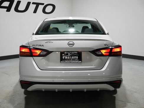 Used 2024 Nissan Altima 2.5 SV image 13