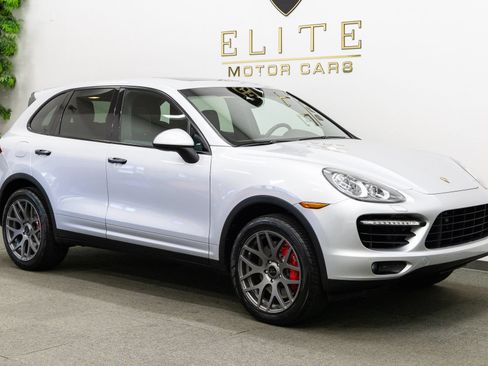 Used 2011 Porsche Cayenne Turbo AWD/4WD image 9