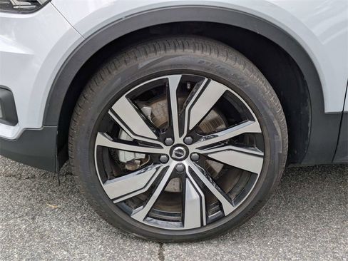 Used 2021 Volvo XC40 P8 Recharge image 12