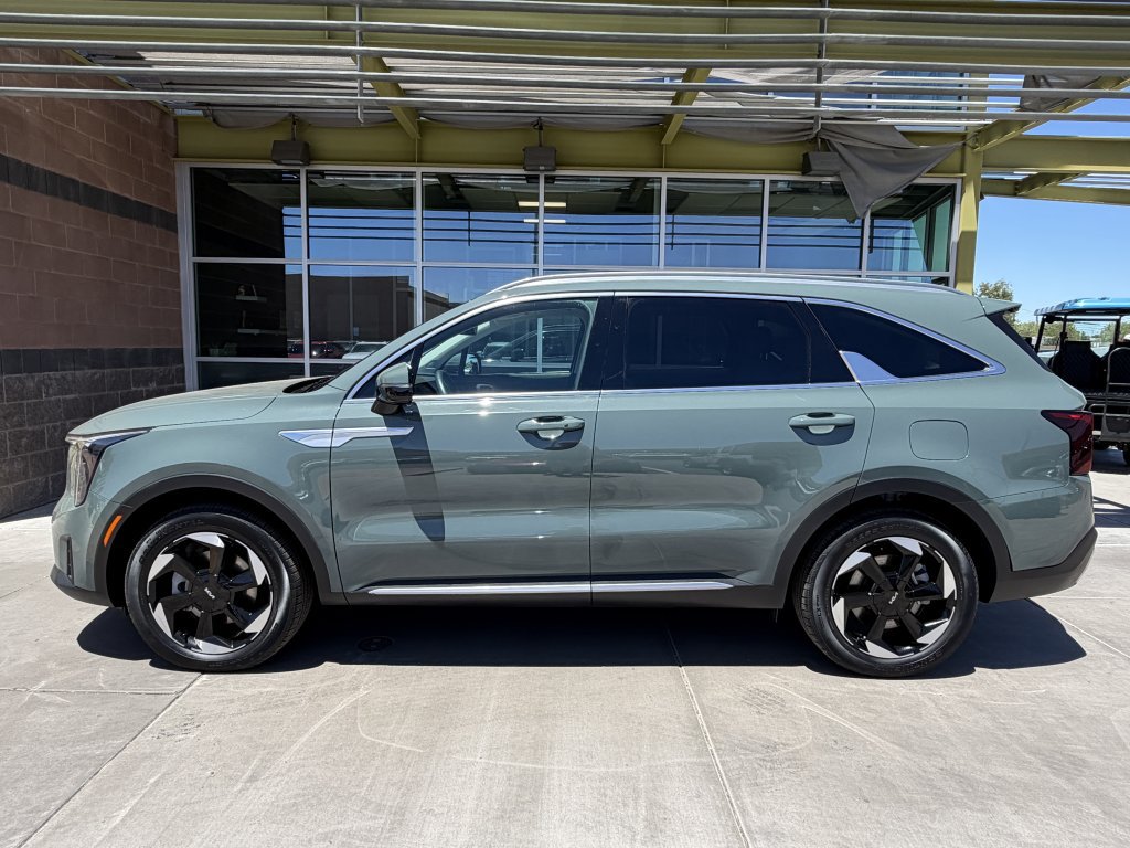 Used 2025 Kia Sorento EX w/ EX Panoramic Sunroof Package FWD image 7