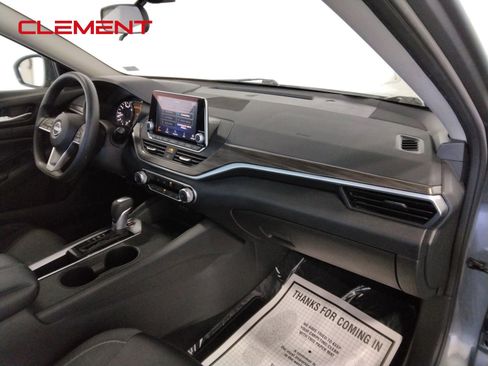 Used 2025 Nissan Altima 2.5 SV image 41