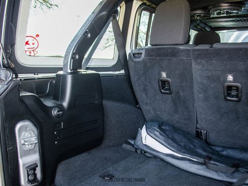 Used 2018 Jeep Wrangler Unlimited Sport S image 32