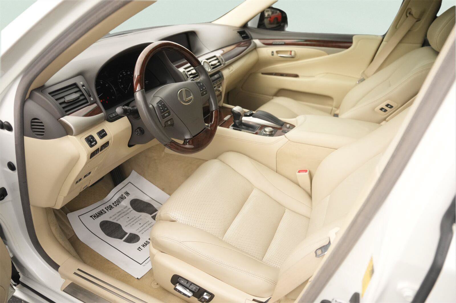 Used 2014 Lexus LS 460 w/ Comfort Package RWD image 8