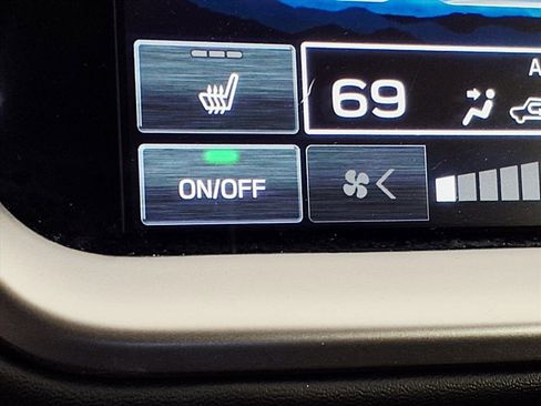 Certified 2025 Subaru Outback Premium w/ Popular Package #1A image 17