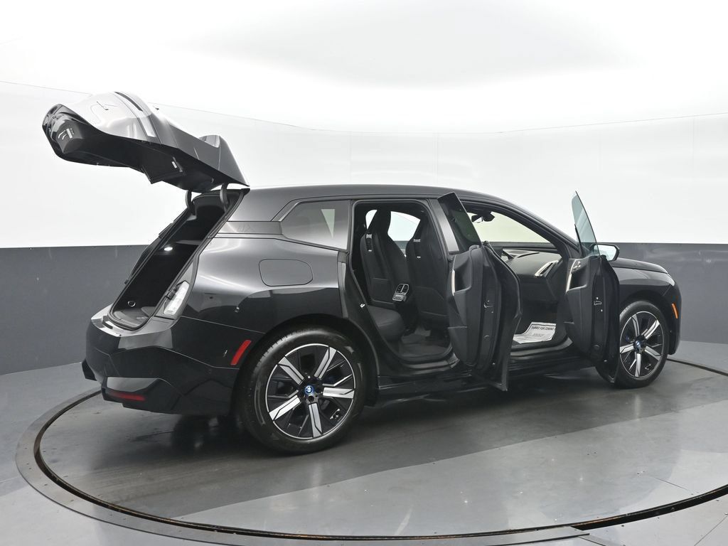 Used 2024 BMW iX xDrive50 w/ Premium Package AWD/4WD image 37