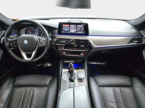 Used 2019 BMW 530e xDrive w/ Convenience Package AWD/4WD image 12