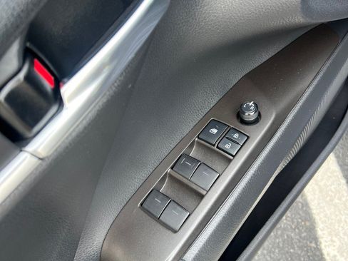 Used 2021 Toyota Camry SE FWD image 21