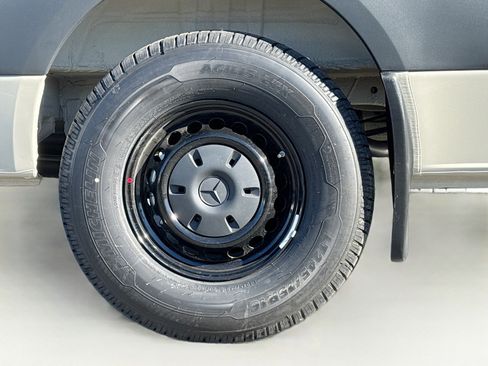 New 2025 Mercedes-Benz Sprinter 2500 image 10