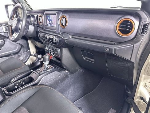 Used 2020 Jeep Gladiator Mojave w/ Cold Weather Group image 30