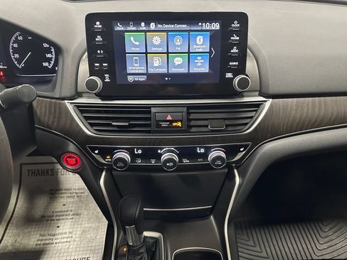 Used 2020 Honda Accord EX image 25