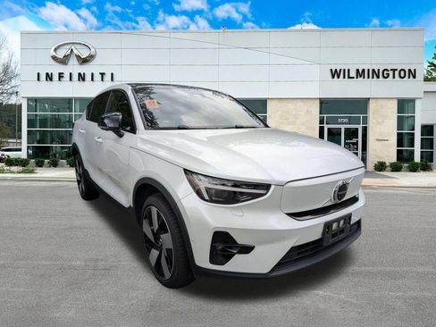 Used 2023 Volvo C40 P8 Recharge Ultimate AWD/4WD image 1
