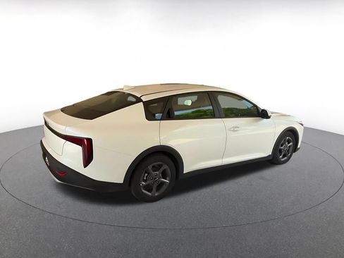 Used 2025 Kia K4 FWD image 14