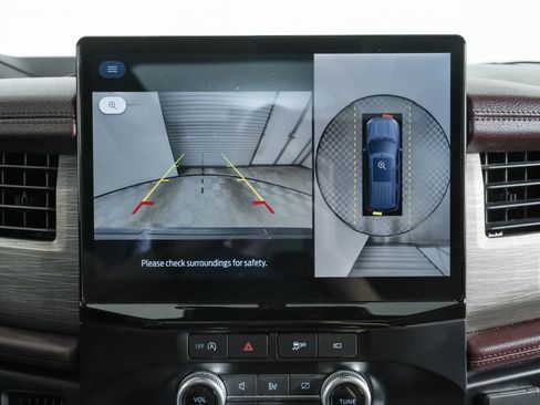 Used 2024 Ford Expedition Limited image 30