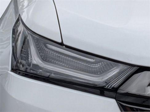 Used 2024 Chevrolet Traverse Premier w/ Redline Edition image 8