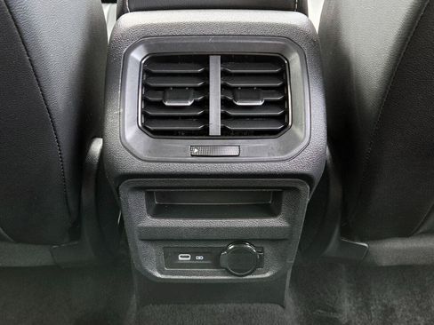 Certified 2023 Volkswagen Tiguan SE FWD image 56
