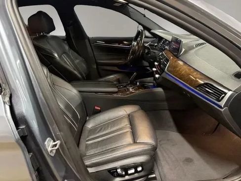 Used 2019 BMW 540i w/ M Sport Package RWD image 15