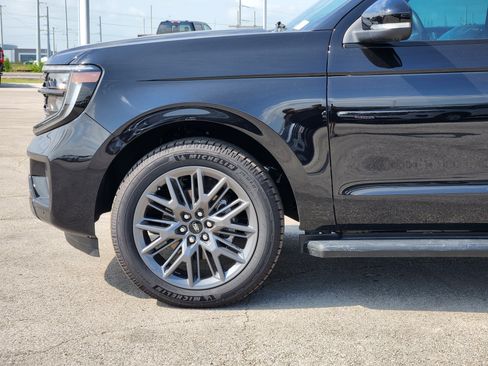 New 2026 Ford Expedition Max Platinum w/ Stealth Appearance Package AWD/4WD image 7
