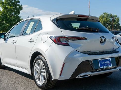 Used 2022 Toyota Corolla SE w/ SE Preferred Package image 8