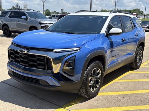 Used 2025 Chevrolet Equinox ACTIV FWD image 11