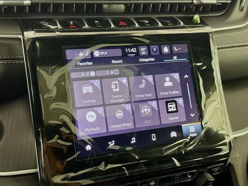 New 2025 Jeep Grand Cherokee Altitude image 39