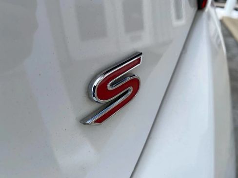 Used 2016 Toyota Corolla S image 26