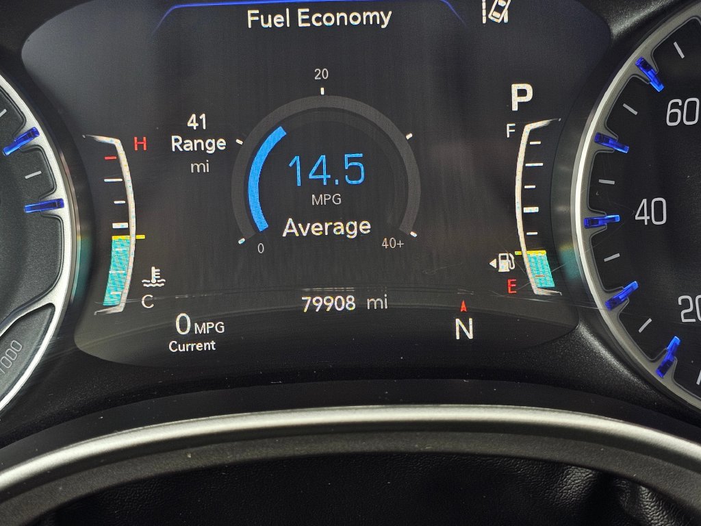 Used 2023 Chrysler Pacifica Touring-L FWD image 27