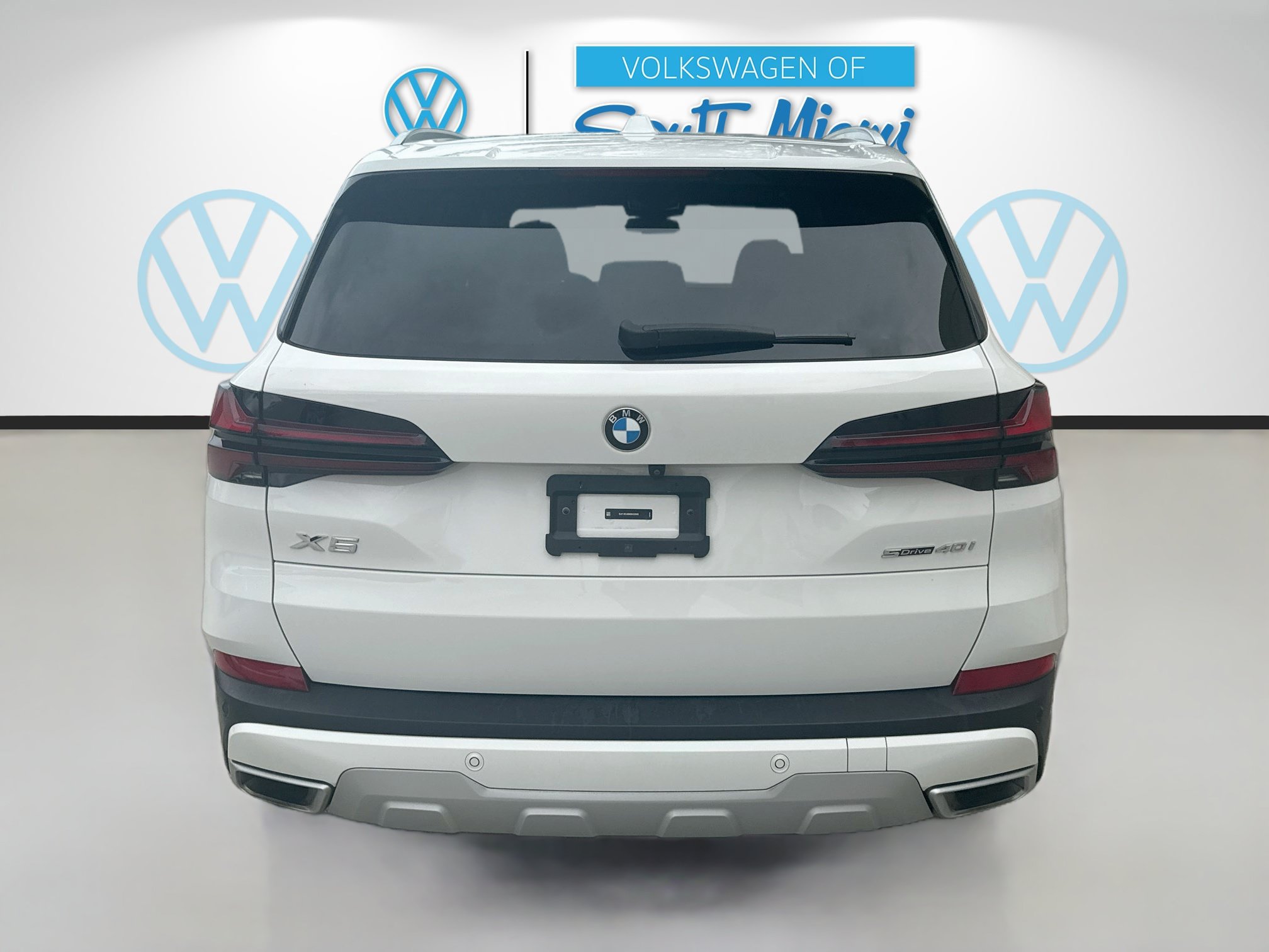 Used 2024 BMW X5 sDrive40i w/ Premium Package RWD image 6