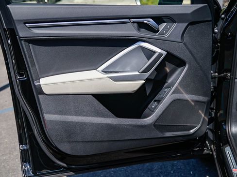 Used 2025 Audi Q3 2.0T Premium w/ Convenience Package AWD/4WD image 23