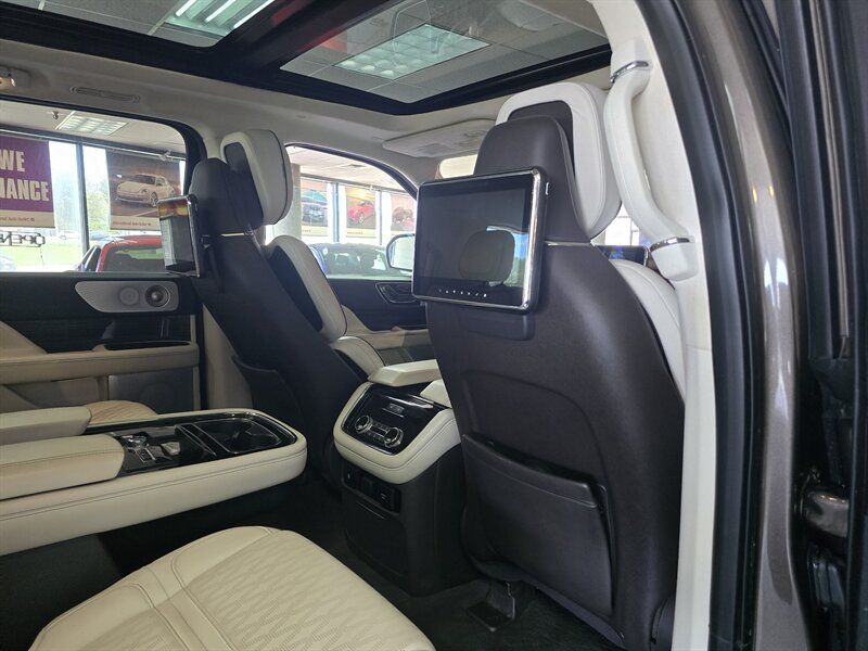 Used 2018 Lincoln Navigator L Black Label AWD/4WD image 22